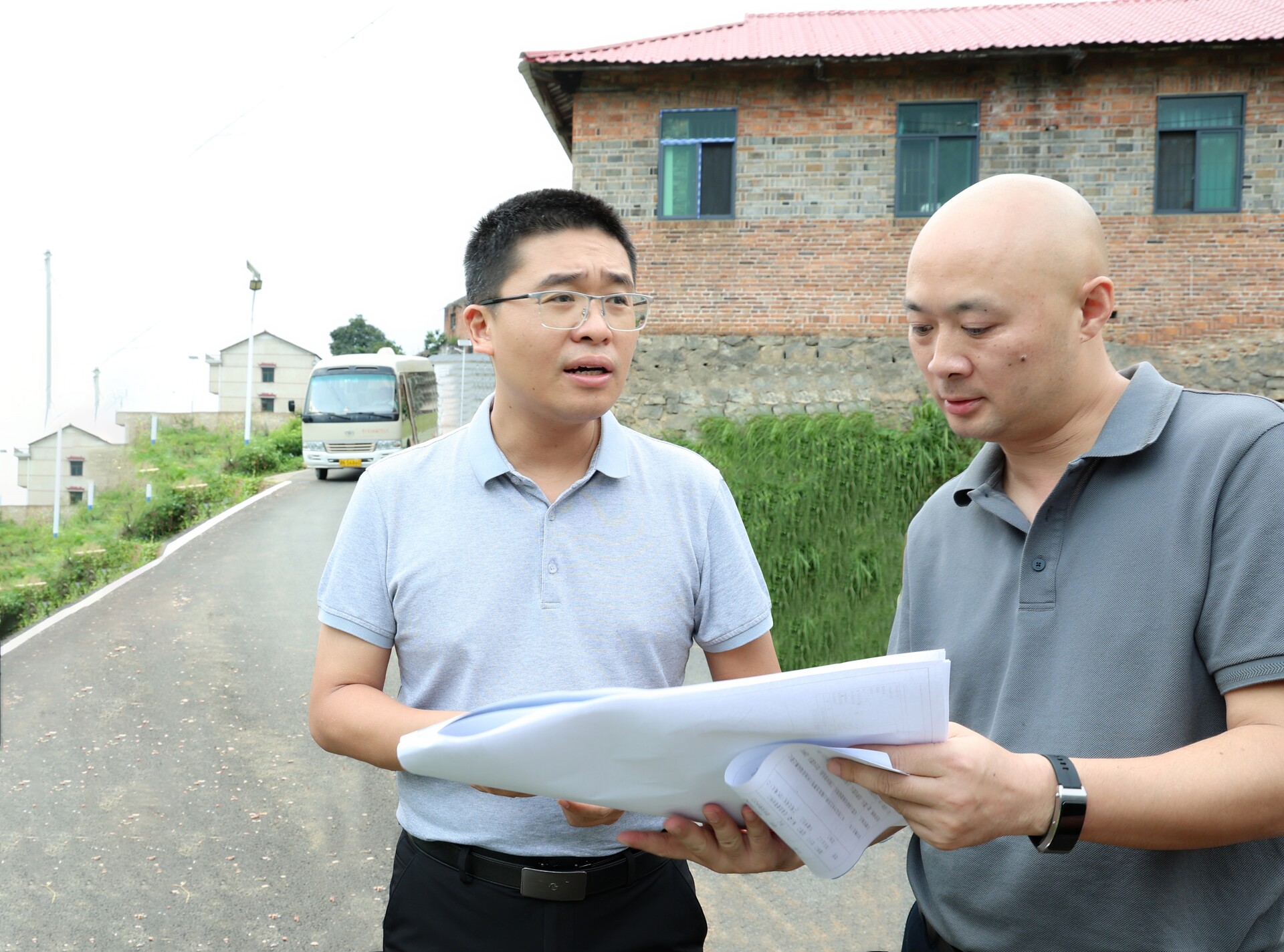 唐正调研地质灾害防治工作并巡林