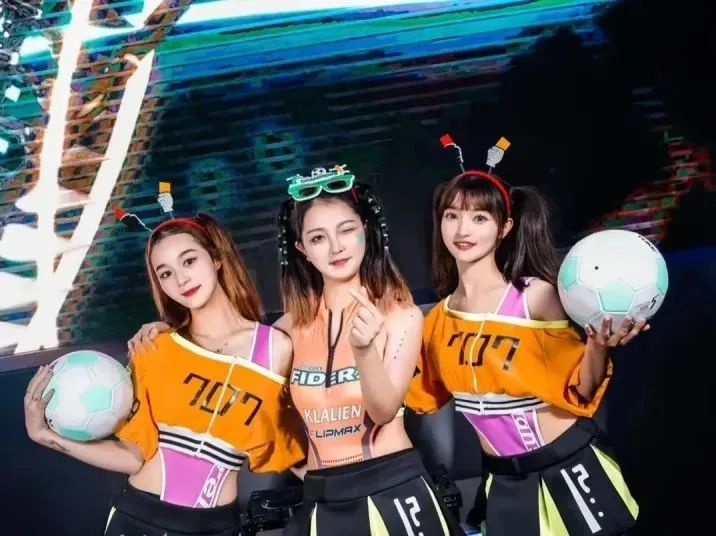 “君子好球” 娄底万名青年看娄超结情缘嘉年华