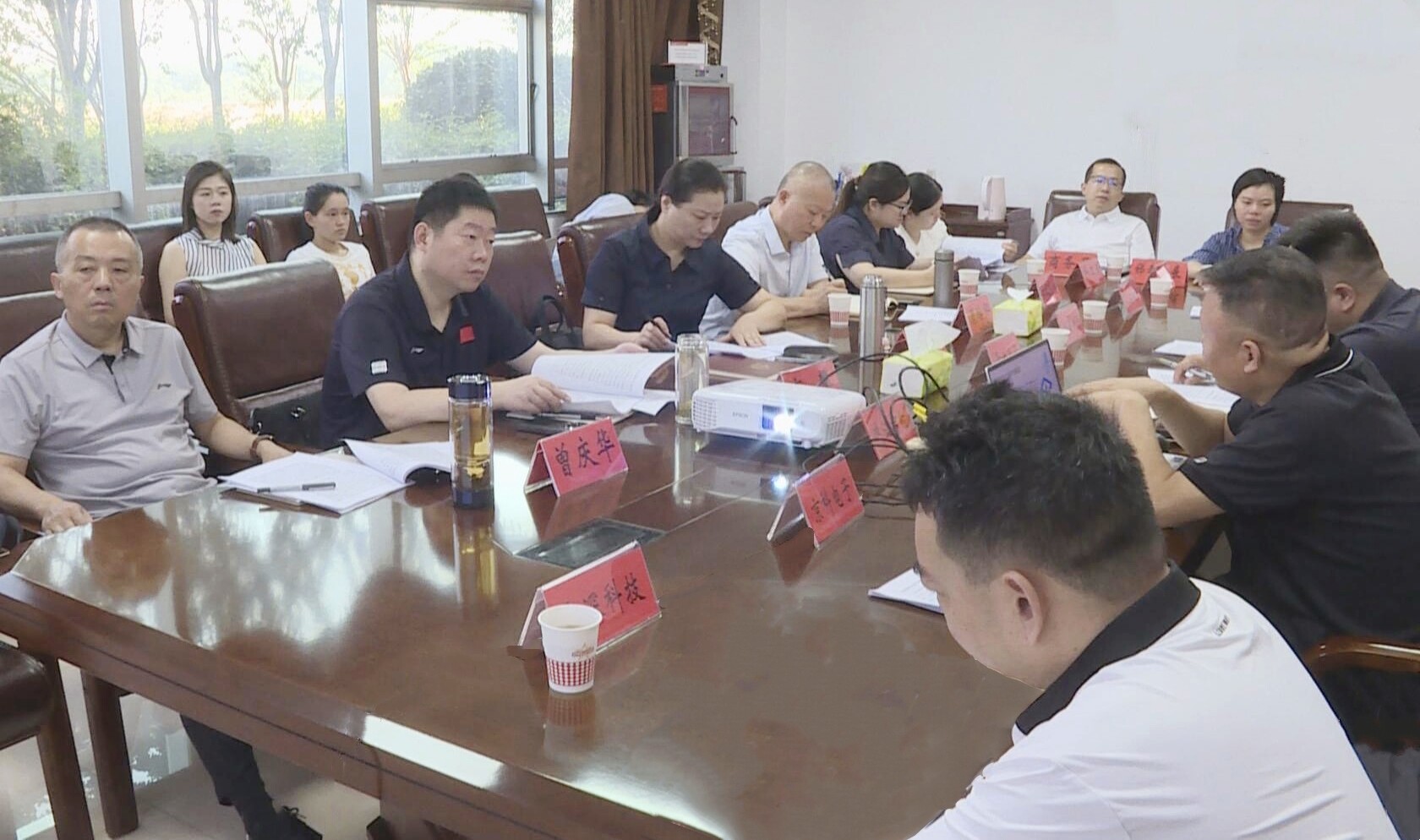 我市召开光电子产业链企业座谈会