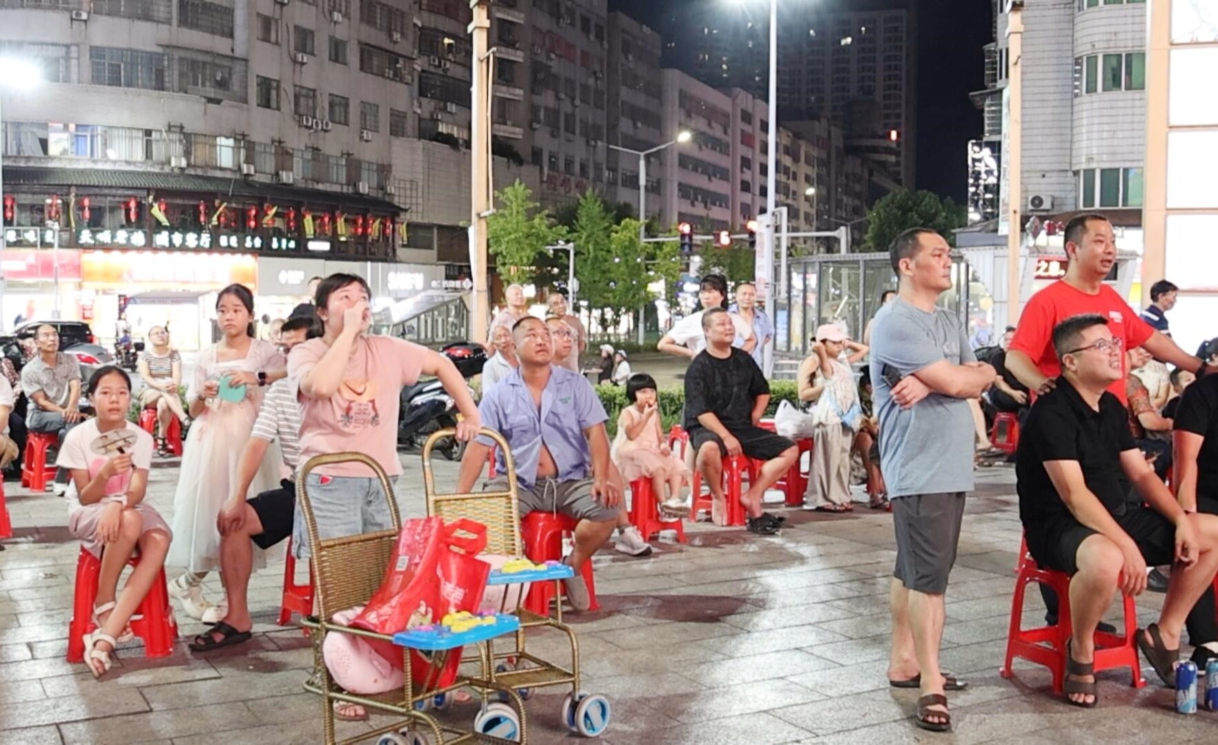 “婁超”來襲  魅力十“足 ” | “婁超”季軍爭奪戰引爆信和廣場