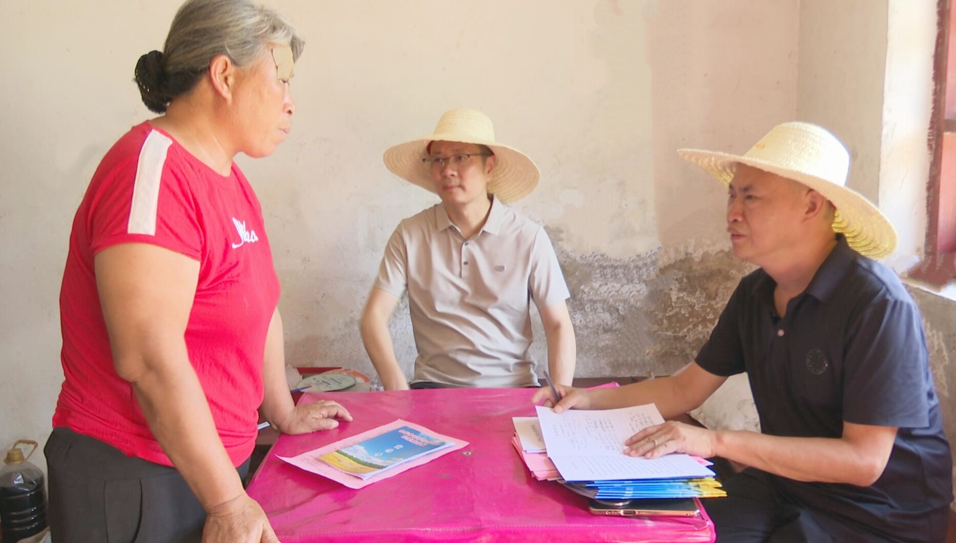 我市开展秸秆露天禁烧试点村宣传活动