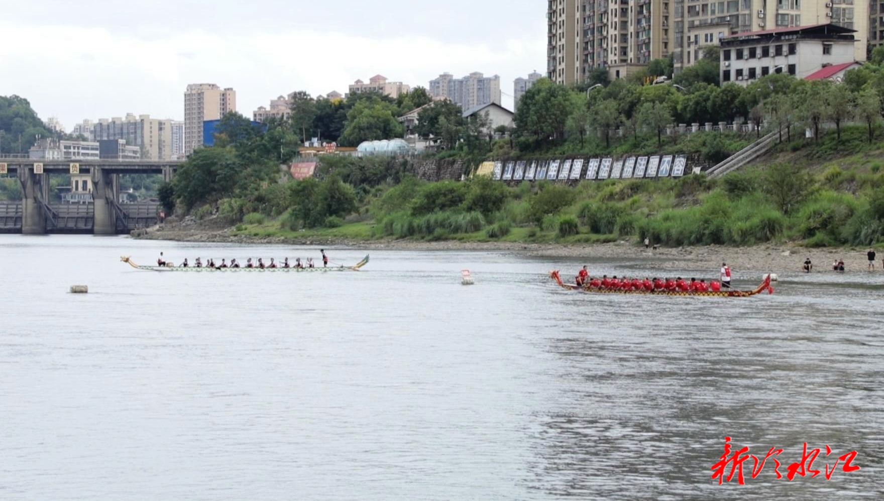 市龙舟队与周边县市龙舟队开展友谊交流赛