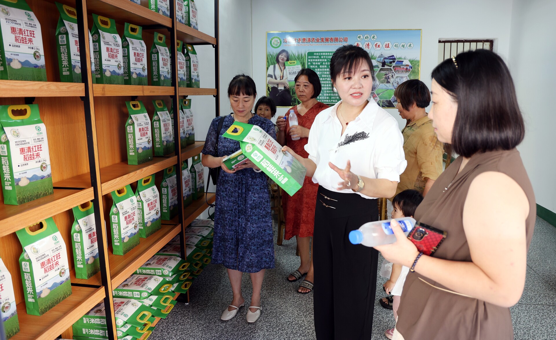 稻蛙米直营店开业：冷水江好物端上百姓餐桌