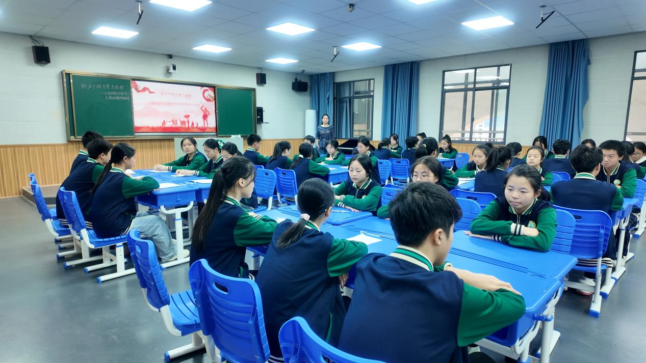 党的教导入脑入心！冷水江市团课队课“青春开讲”