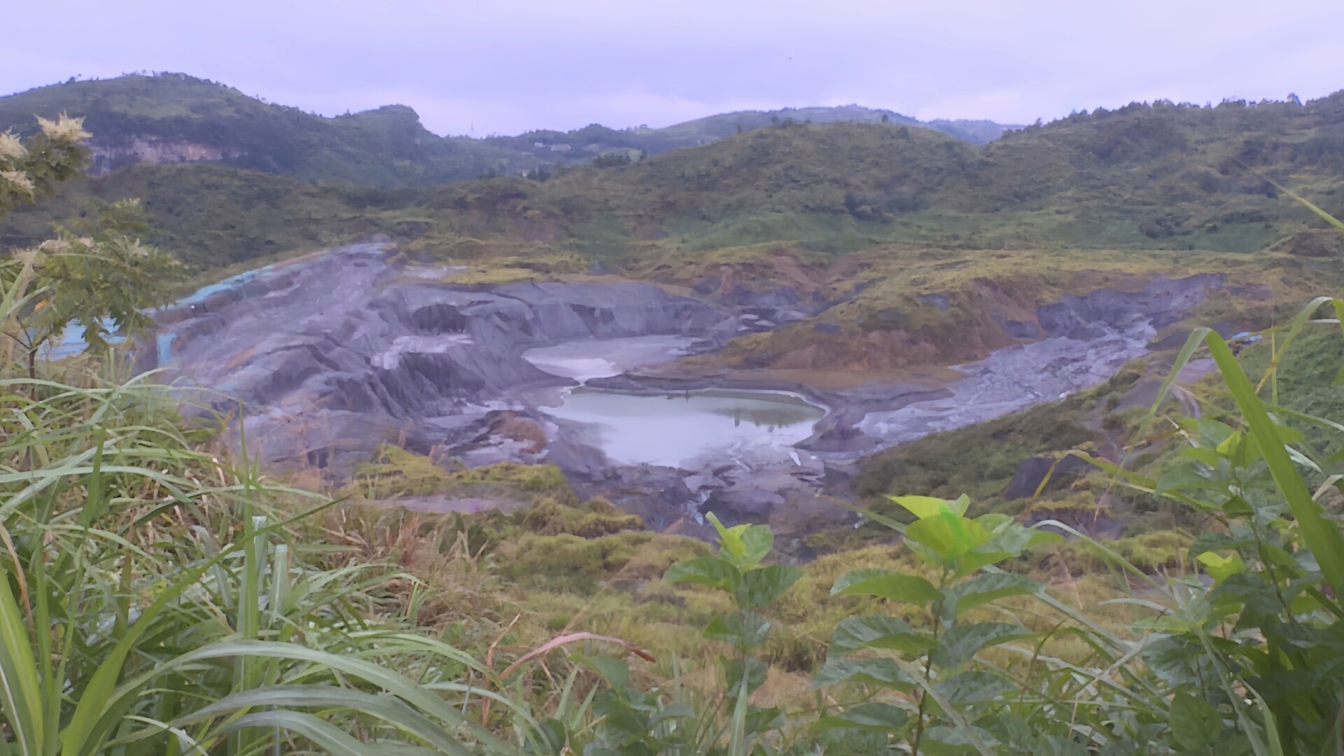 市领导调研城区建筑渣土消纳场建设工作