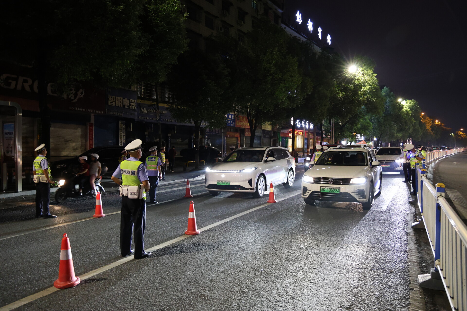 政法在线 | 异地用警雷霆出击 严查违法守护平安