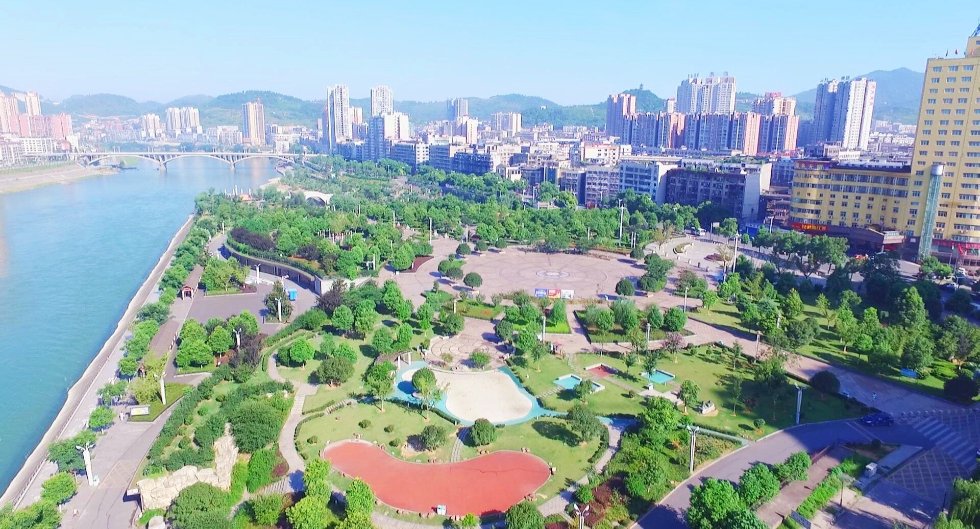 我市天气迎来转折 降温明显需添衣