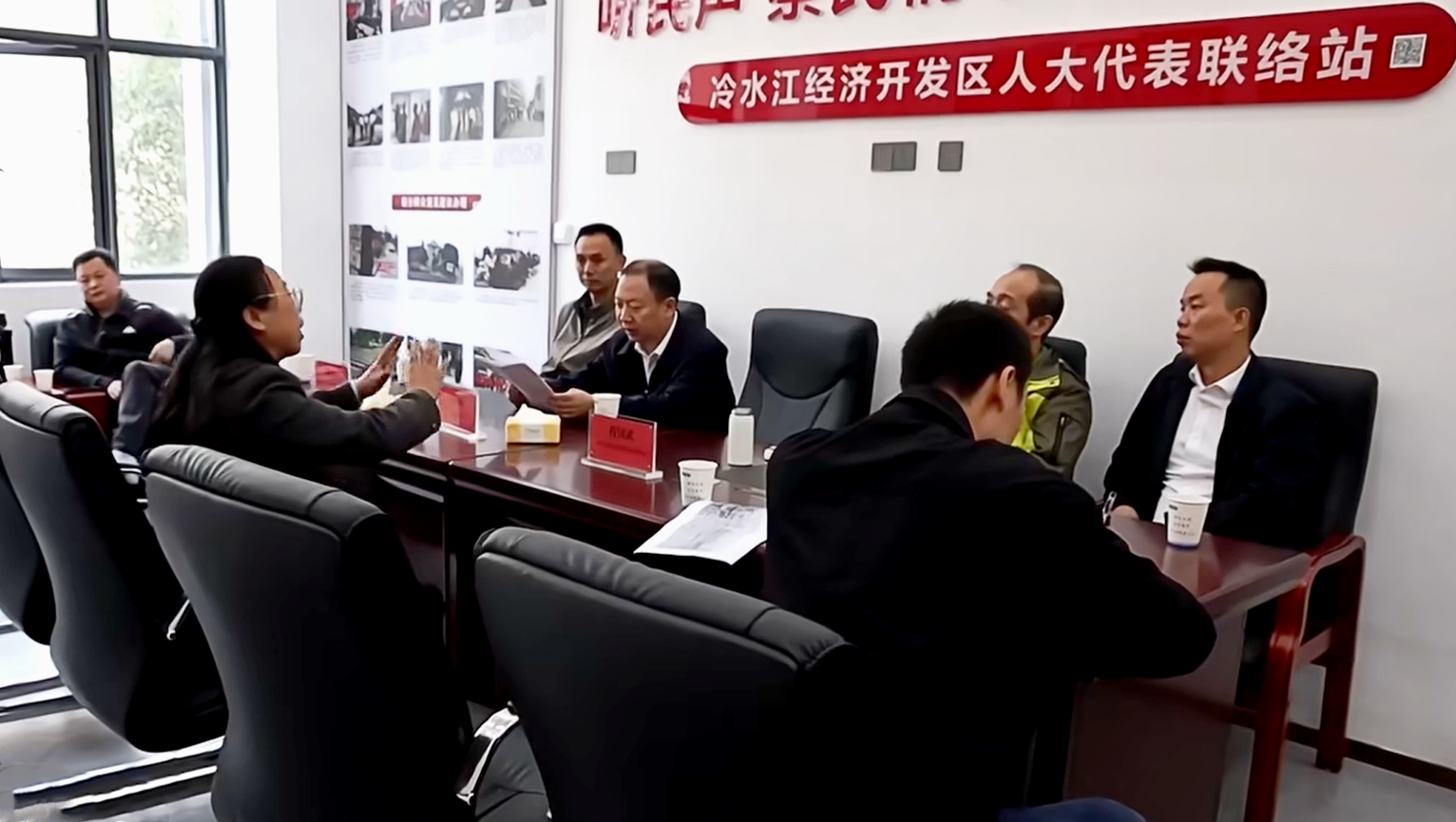 孙纬辉到经开区人大代表联络站接待群众