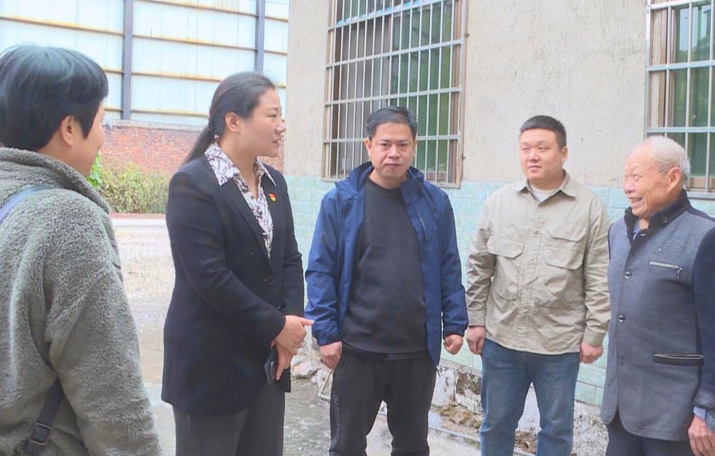 陈卫红在冷水江街道走访慰问并调研乡村振兴等工作