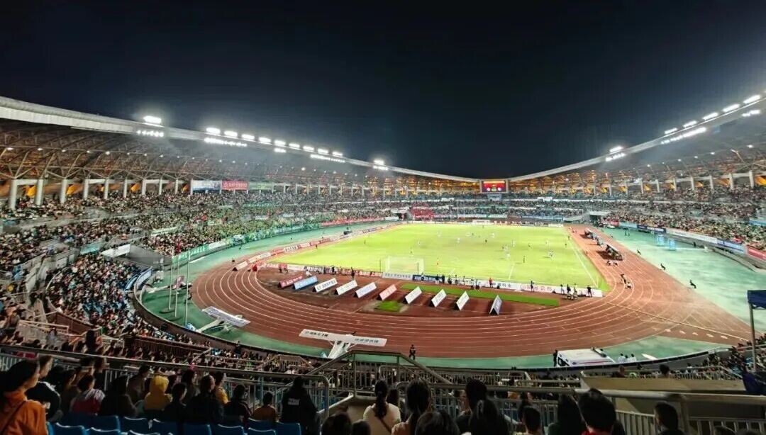 疯狂的“湘超” | 湘超娄底队客战郴州攻势如潮 终场1-1握手言和