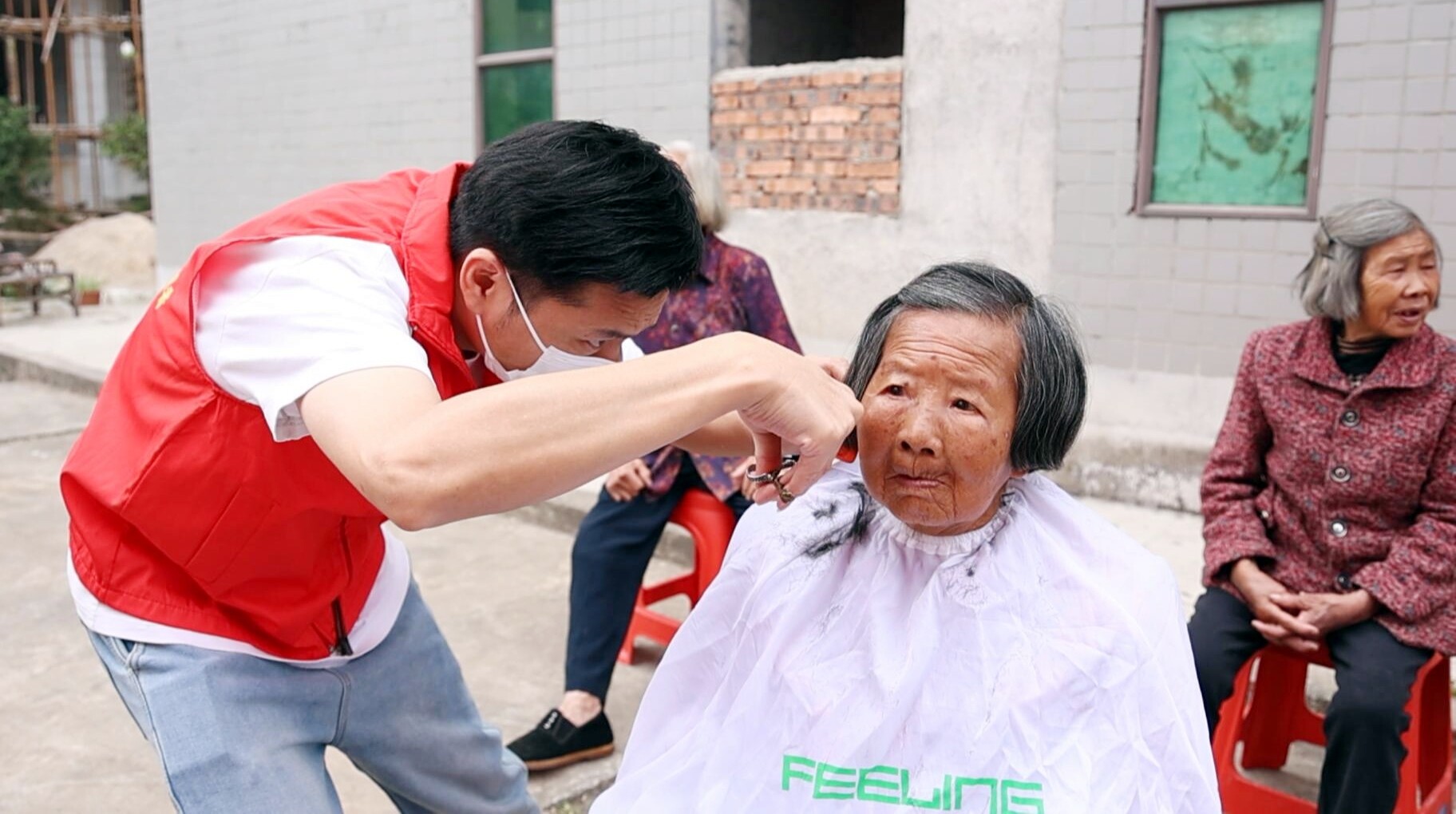 我们的节日·重阳丨沙塘湾街道筻溪村：400多位老人共享节日盛宴