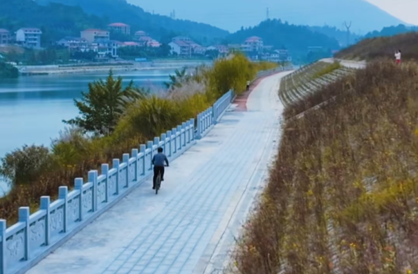 大美锑都​ | 从荒芜到新生的“蝶变”