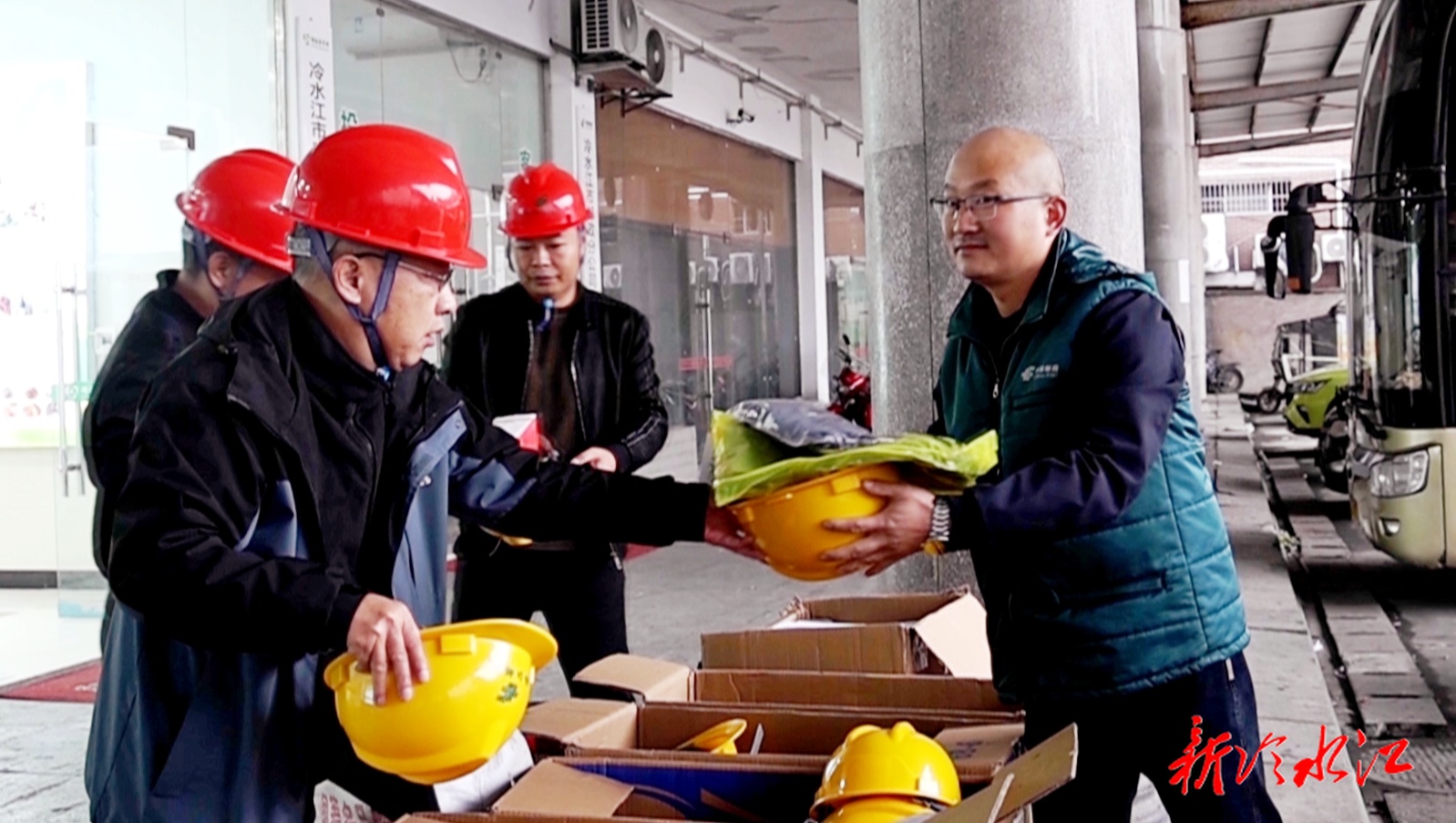 迎战“双十一” | 暖流涌动“双十一” 邮政温情到一线