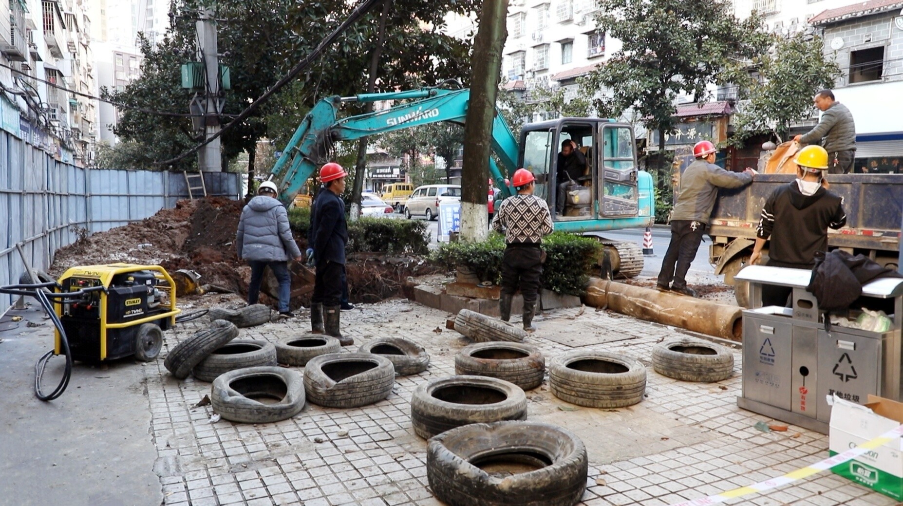 新闻现场丨市自来水公司：争分夺秒抢修管网 全力保障用水安全