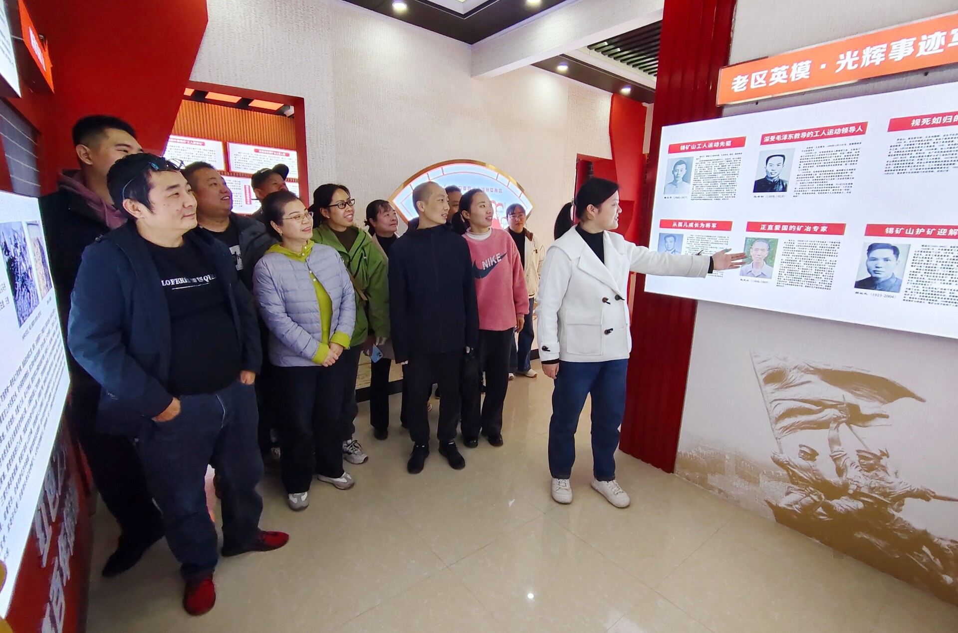 冷水江创新“一部一站”模式 打通退役军人服务与国防教育“最后一公里”