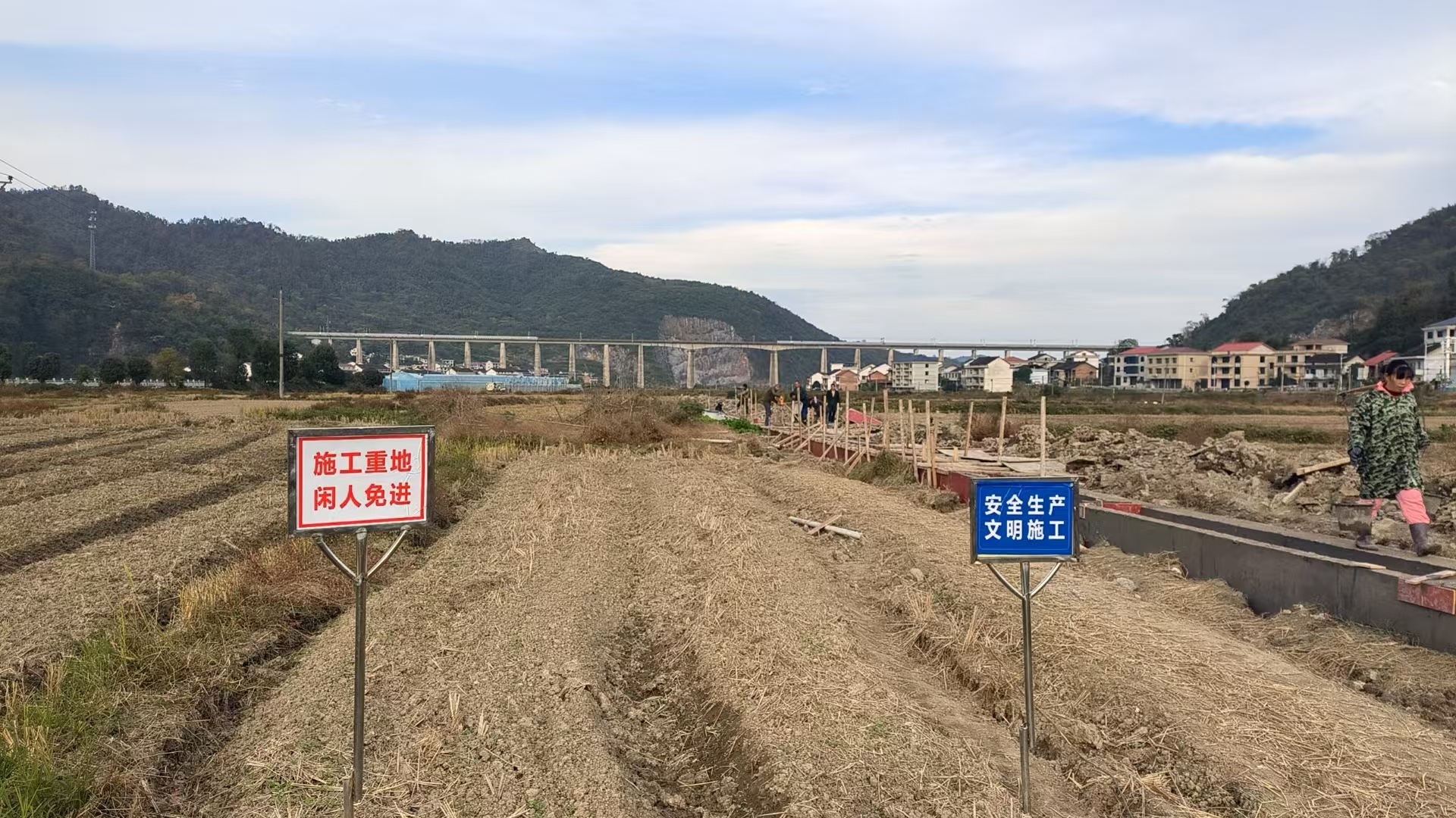冷水江：种粮大户“挑大梁”高标准农田建设添新力