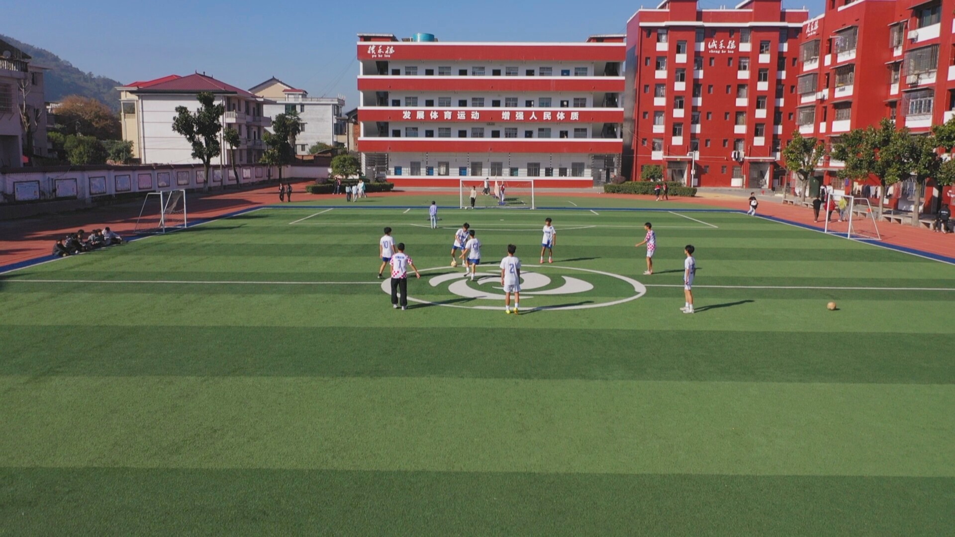 冷水江：乡村校队蓄力奔跑 盼踢“湘超”