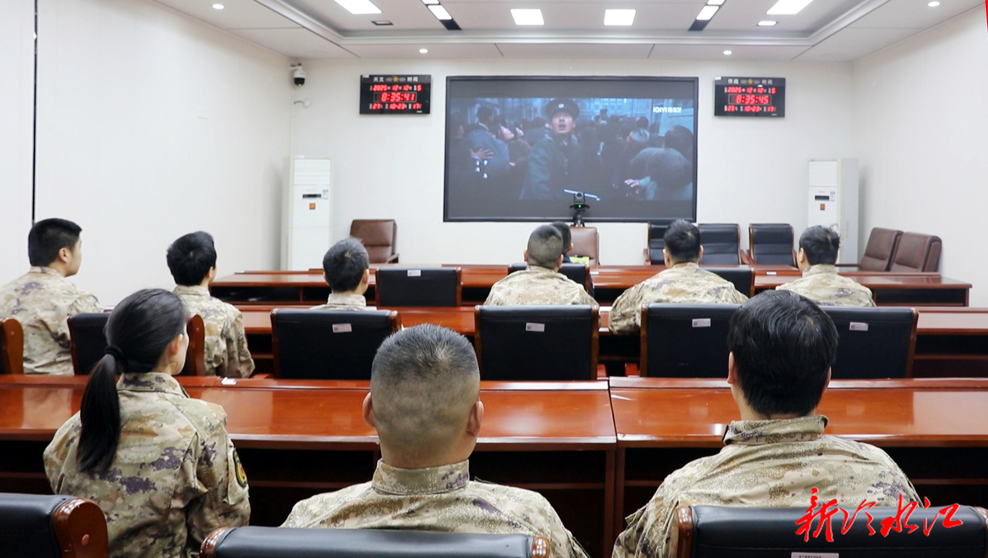 国家公祭日 | 市人武部组织开展《南京照相馆》主题观影活动