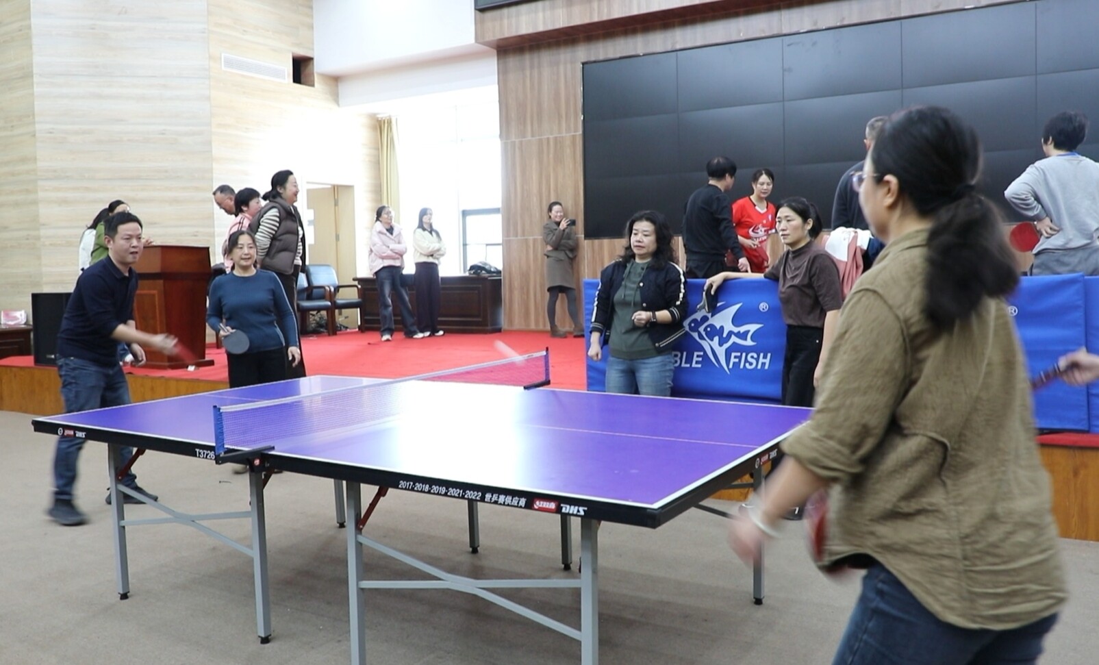 市人民医院第二届“卓越杯”职工乒乓球赛圆满落幕