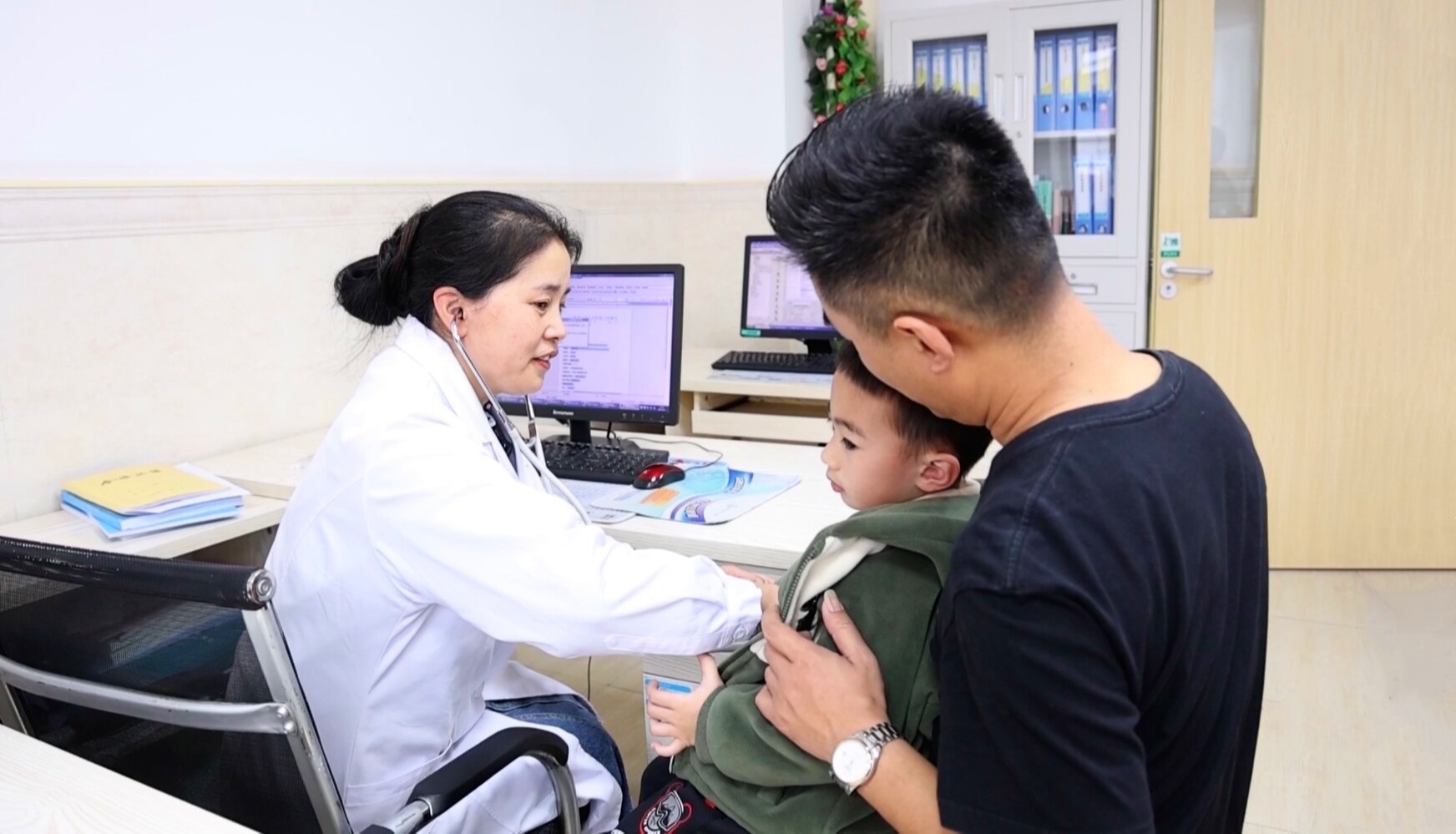 温馨提示丨感冒药切勿“叠罗汉” 小心盲目混用伤肝肾