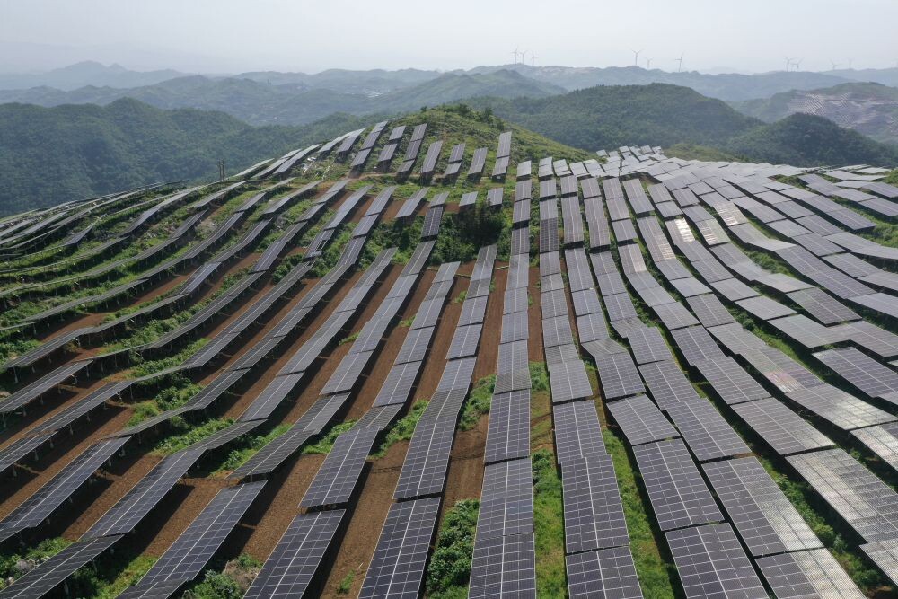 大唐华银娄底百万光伏基地：追光逐日 绿电新生