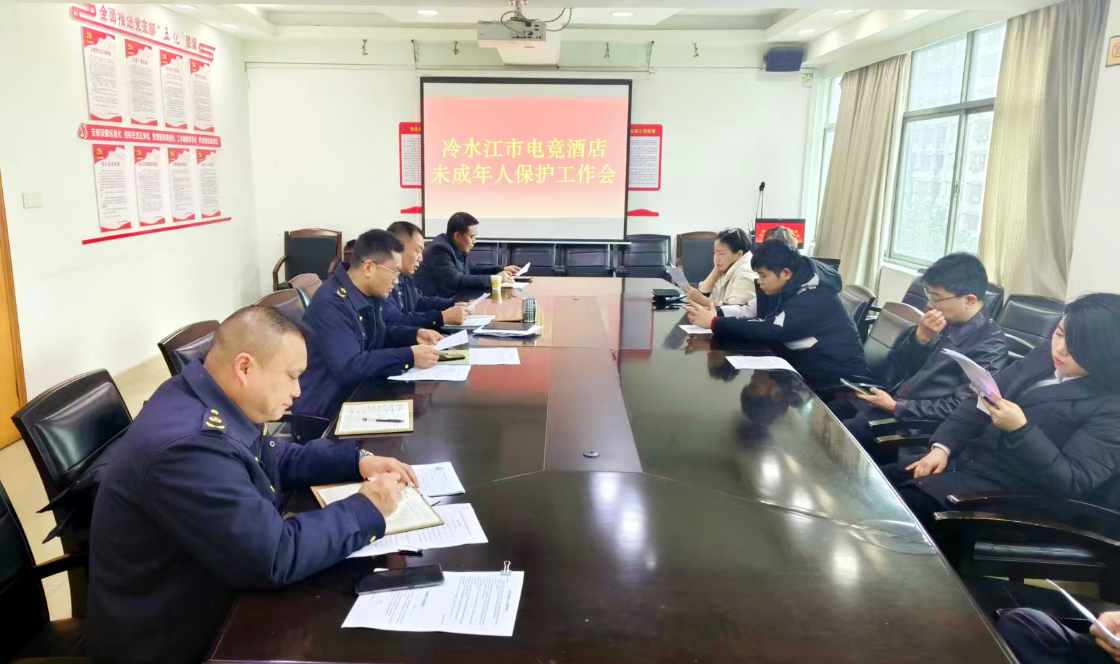 冷水江：大力整治违规经营 全力守护幼苗成长