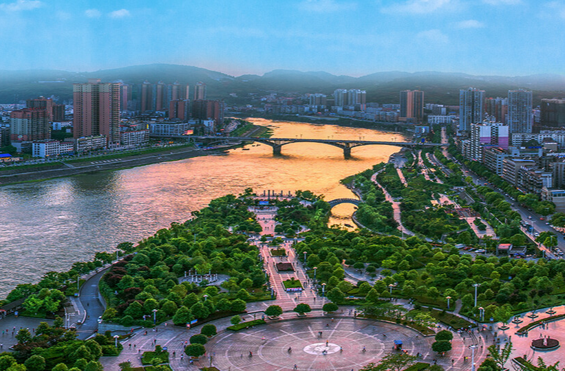 锑都评：聚焦“两区三地”发展定位 砥砺奋进开新局