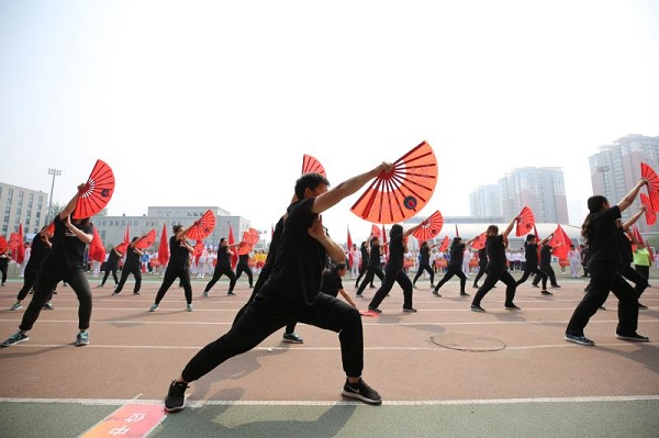 渣渡镇迎春全民健步走暨趣味运动会圆满举行