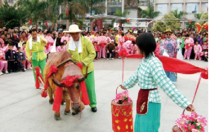 冷水江街道：舞春牛庆新春 非遗民俗迎丰收