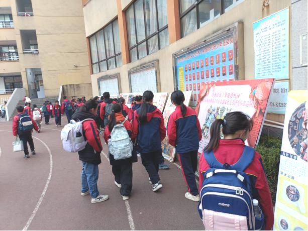 冷水江市首届梅山傩戏非物质文化遗产美术获奖作品巡回展览