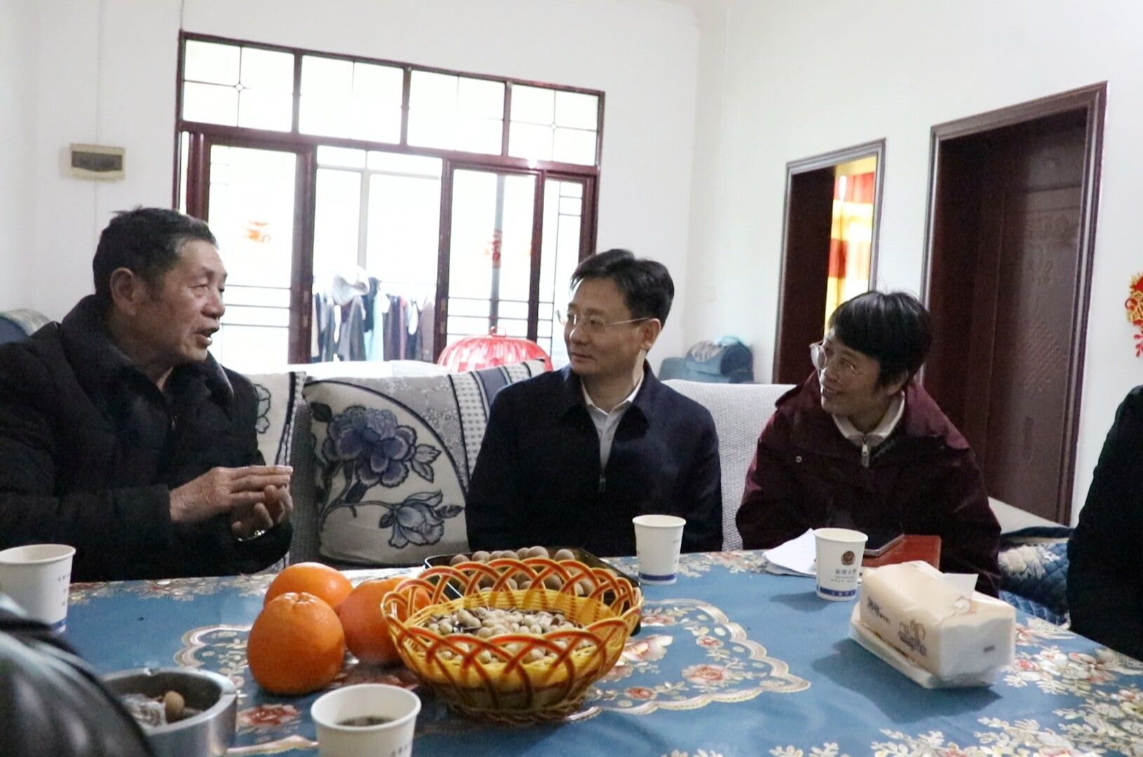 情暖锑都 毛东红开展春节前走访慰问