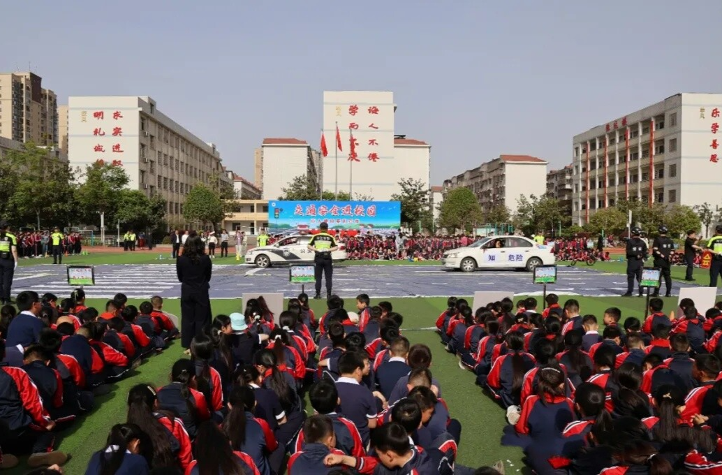 政法在线 | 冷水江交警大队：交通安全进校园