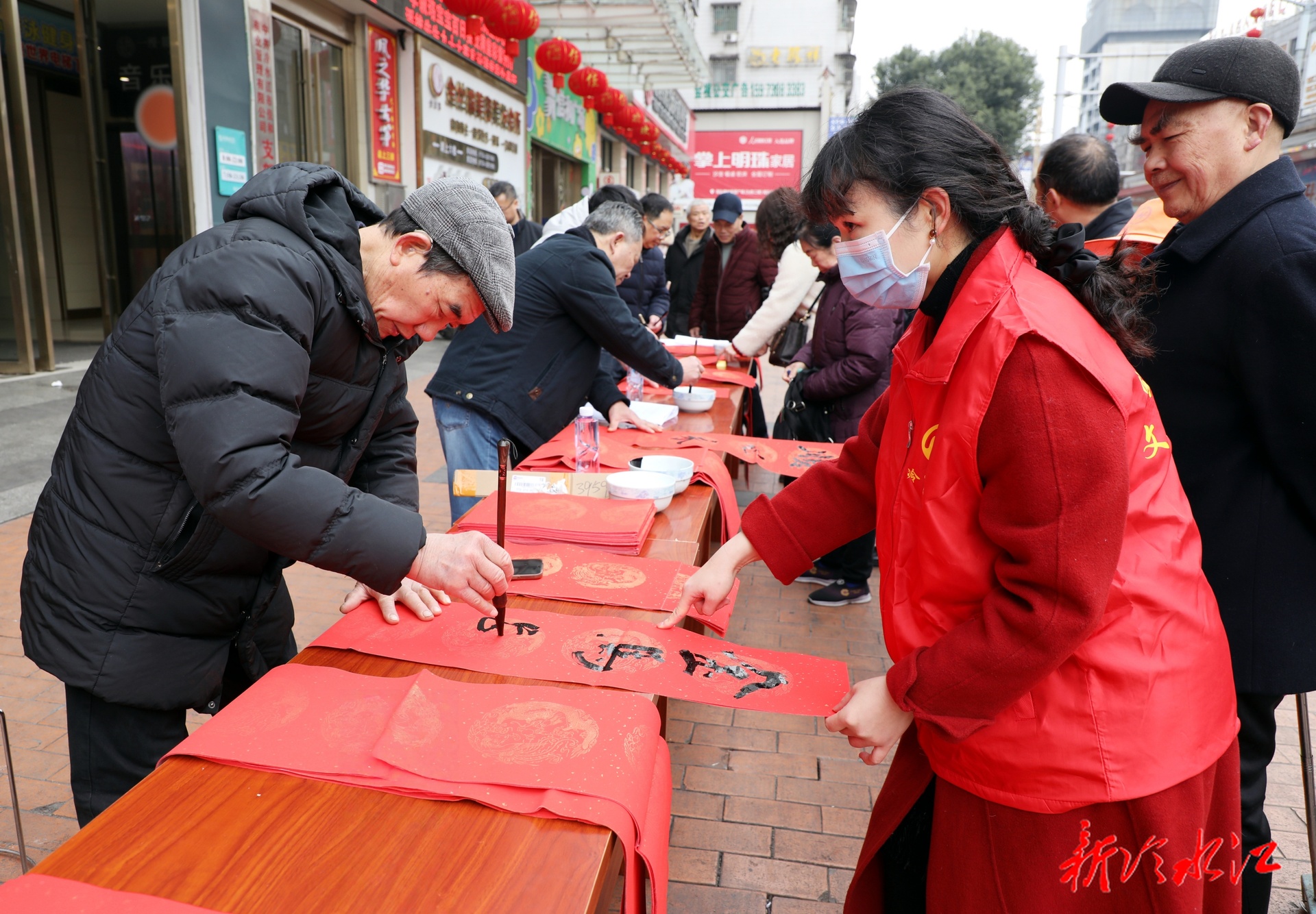 喜迎新春 | 我市开展免费送春联活动