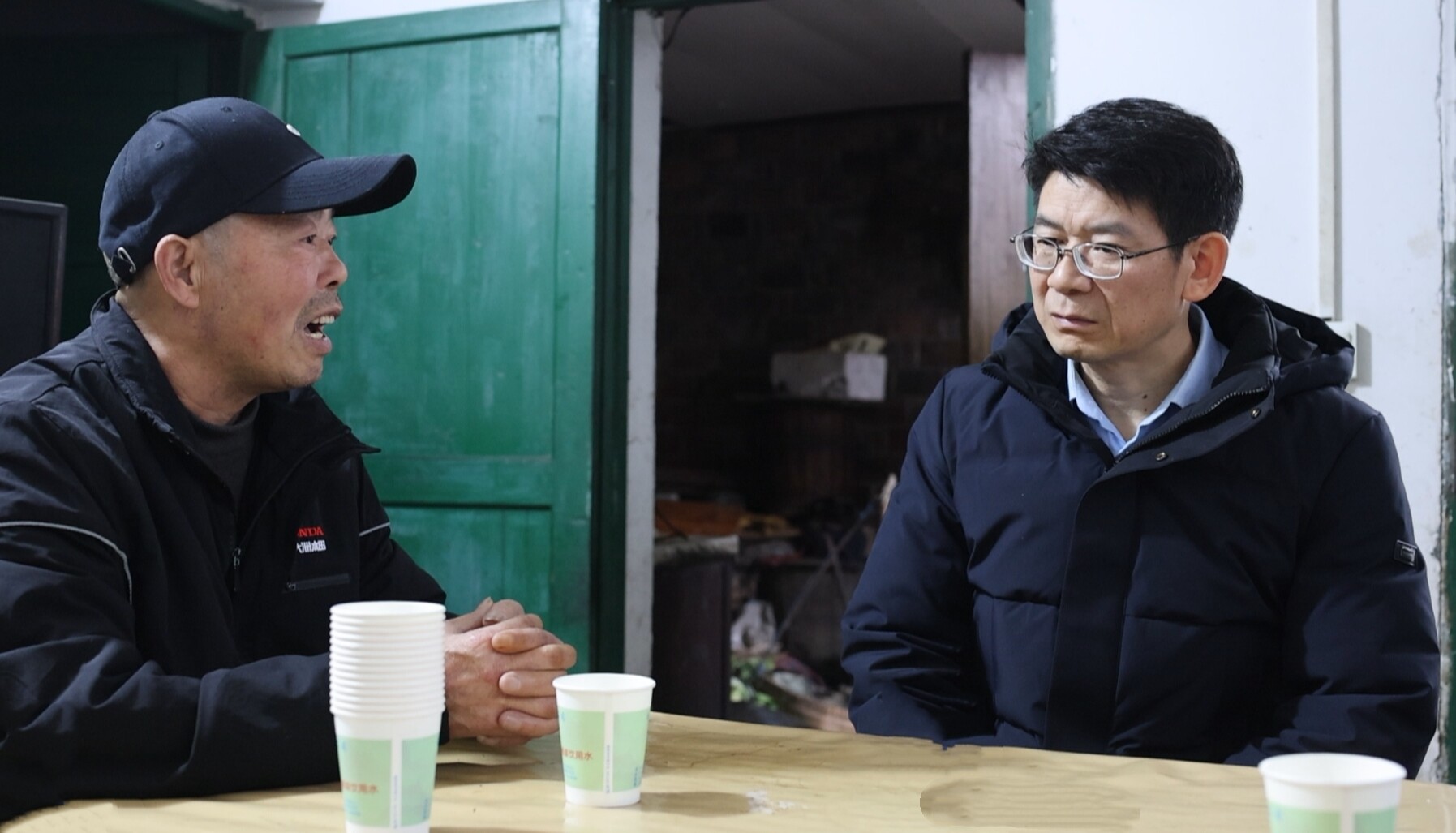 新春走基层·情暖锑都丨伍龙光走访慰问见义勇为困难家庭