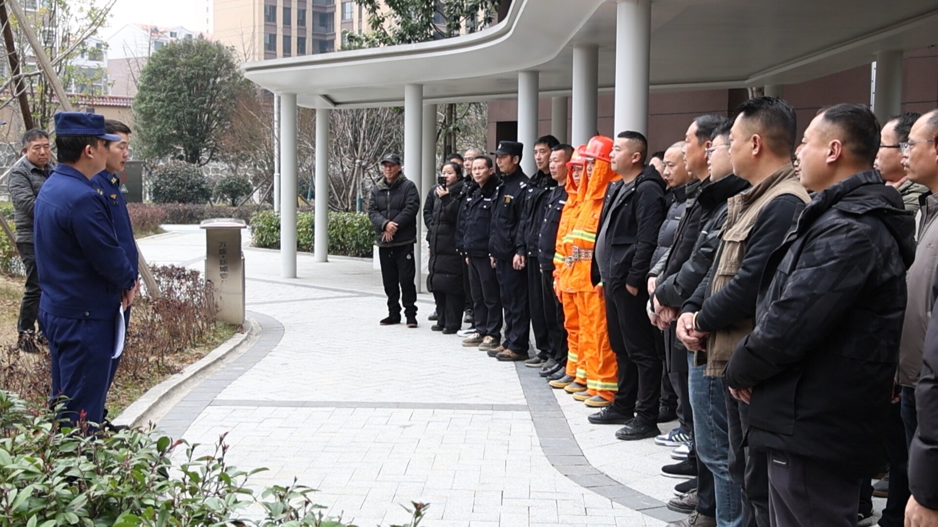 高层“起火”如何应对？ 我市物业企业消防安全责任人现场观摩演练学技能