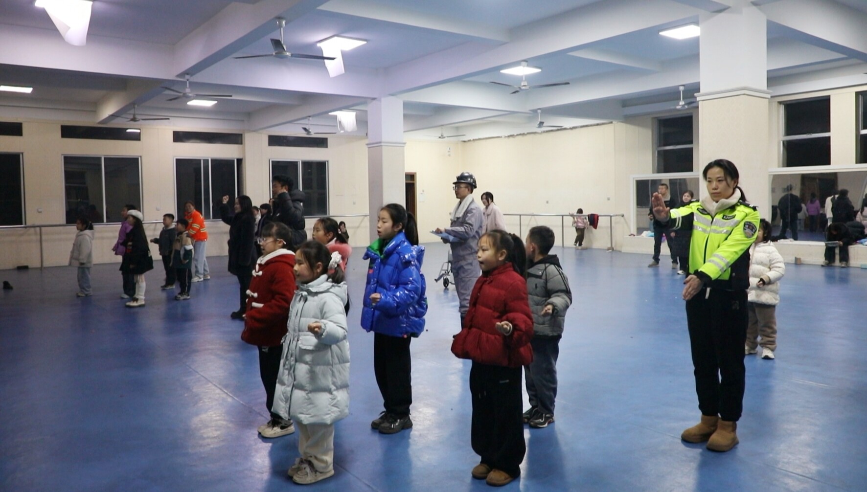 探班春晚 |《无名的人》节目组加紧排练 向奋斗者致敬