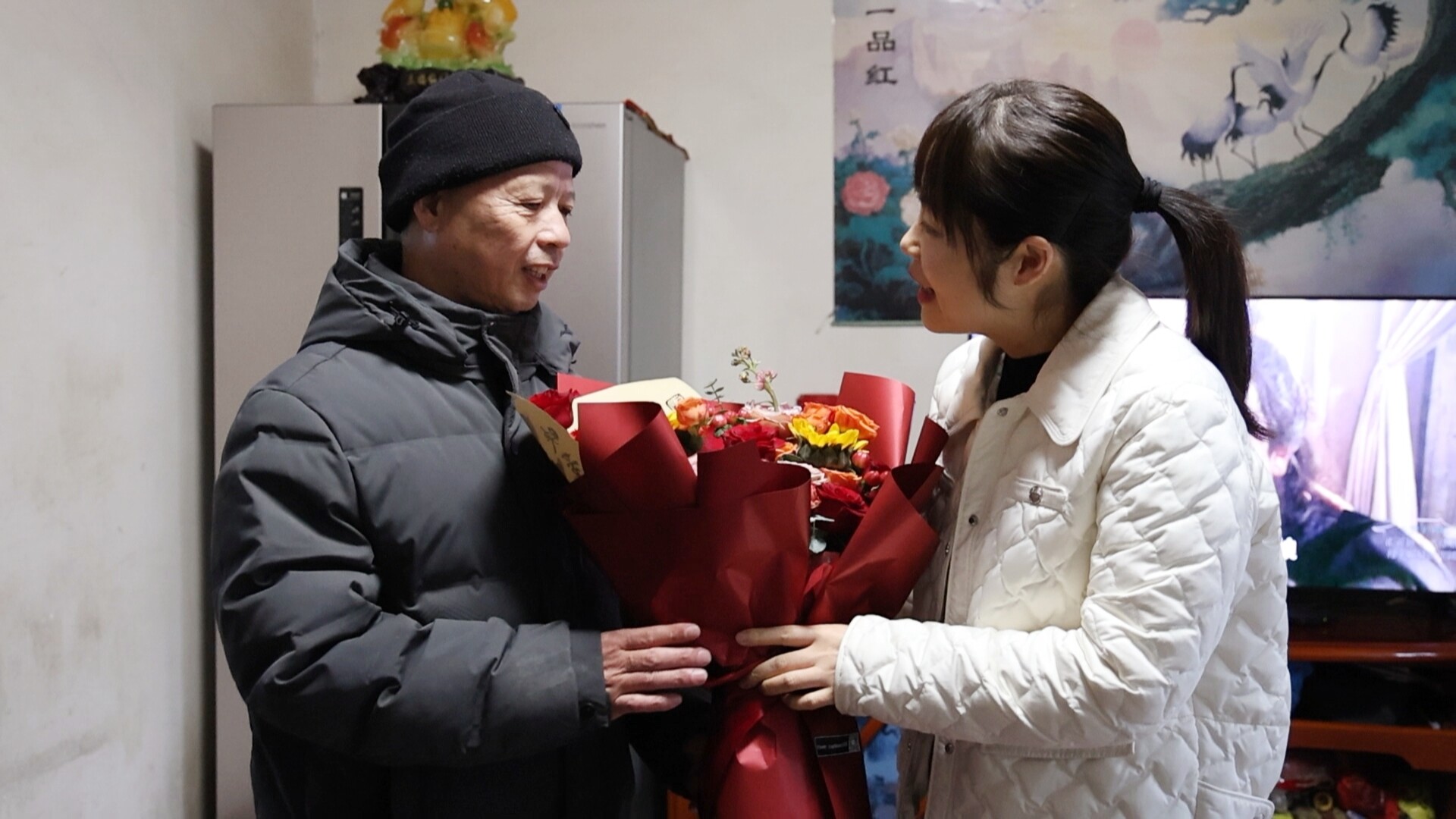 新春走基层·情暖锑都 | 何晓琳走访慰问生活困难道德模范和“湖南好人”