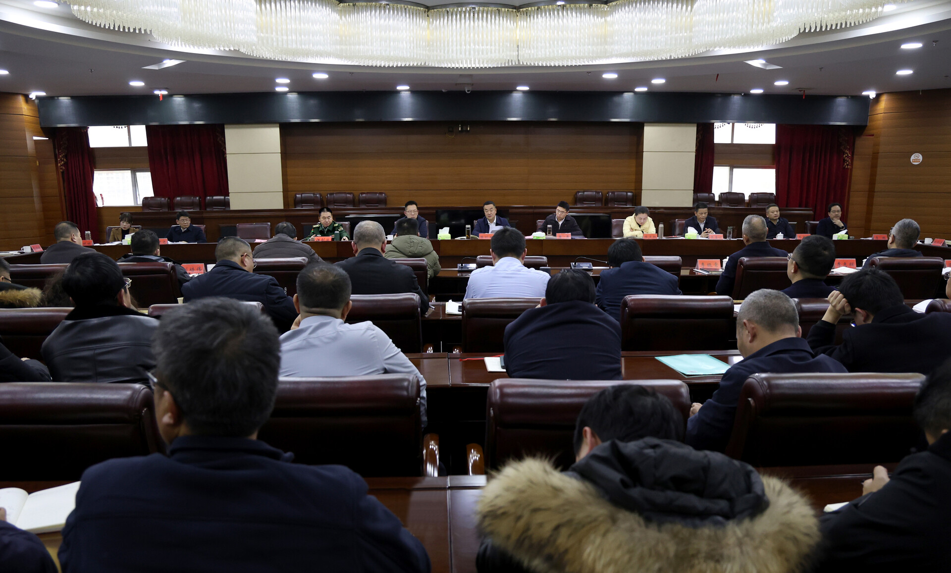 冷水江市召开2025年度乡镇（街道）、经开区及市直行业系统 党（工）委书记抓基层党建工作述职评议会议