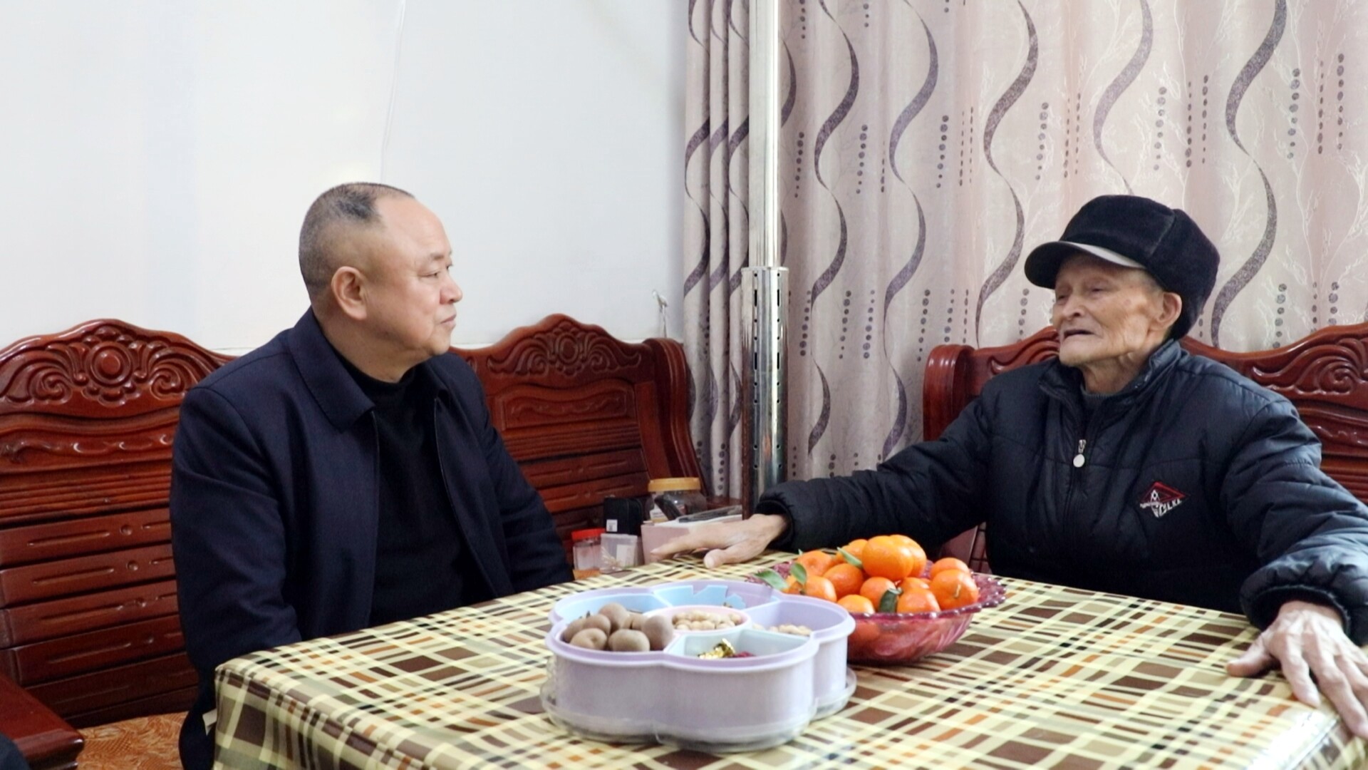 新春走基层·情暖锑都 | 阳卫龙深入锡矿山街道和三尖镇走访慰问