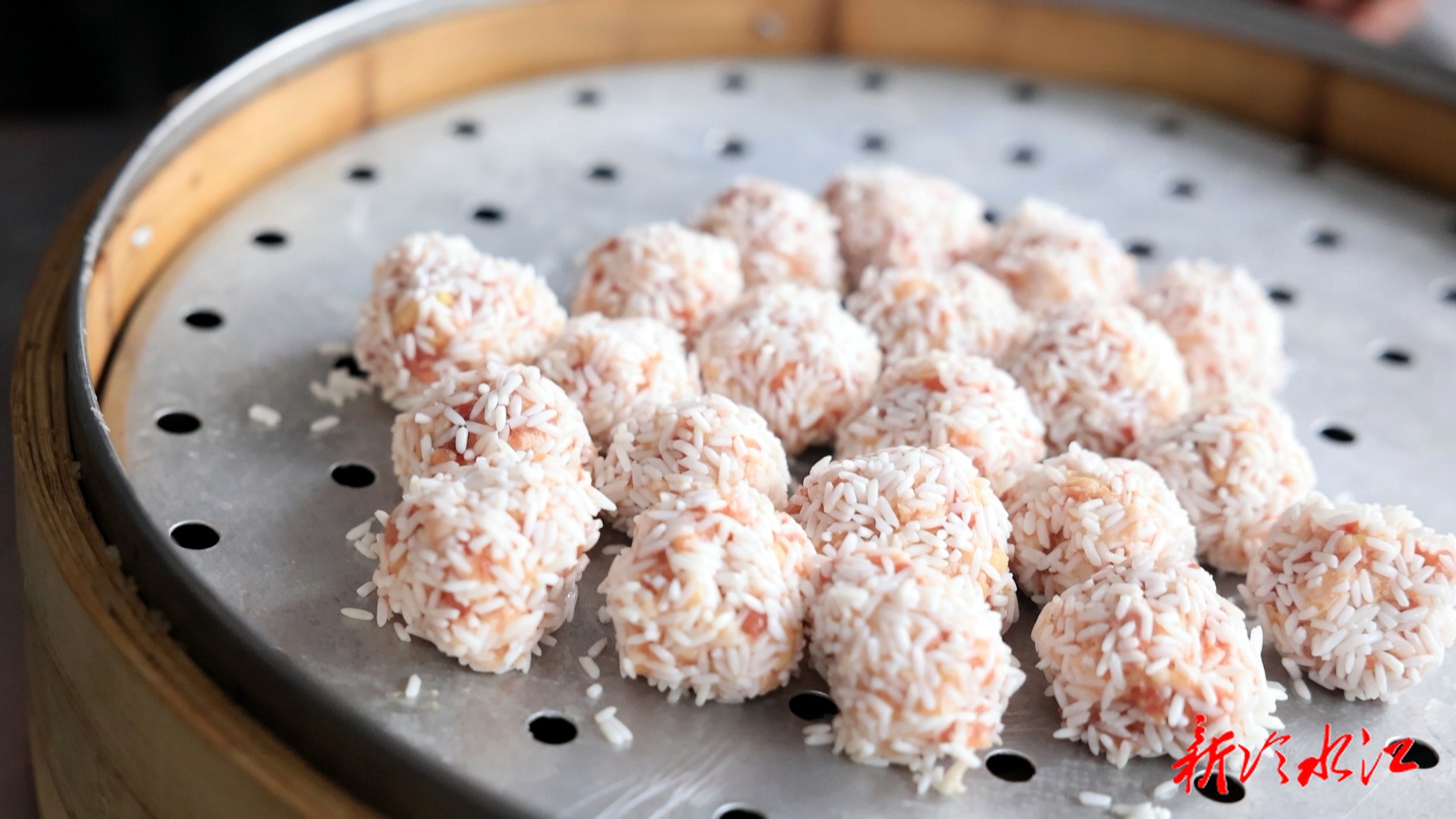 新春走基层 | 颗颗“雪球”迎新春  家家户户蒸出“团圆味”