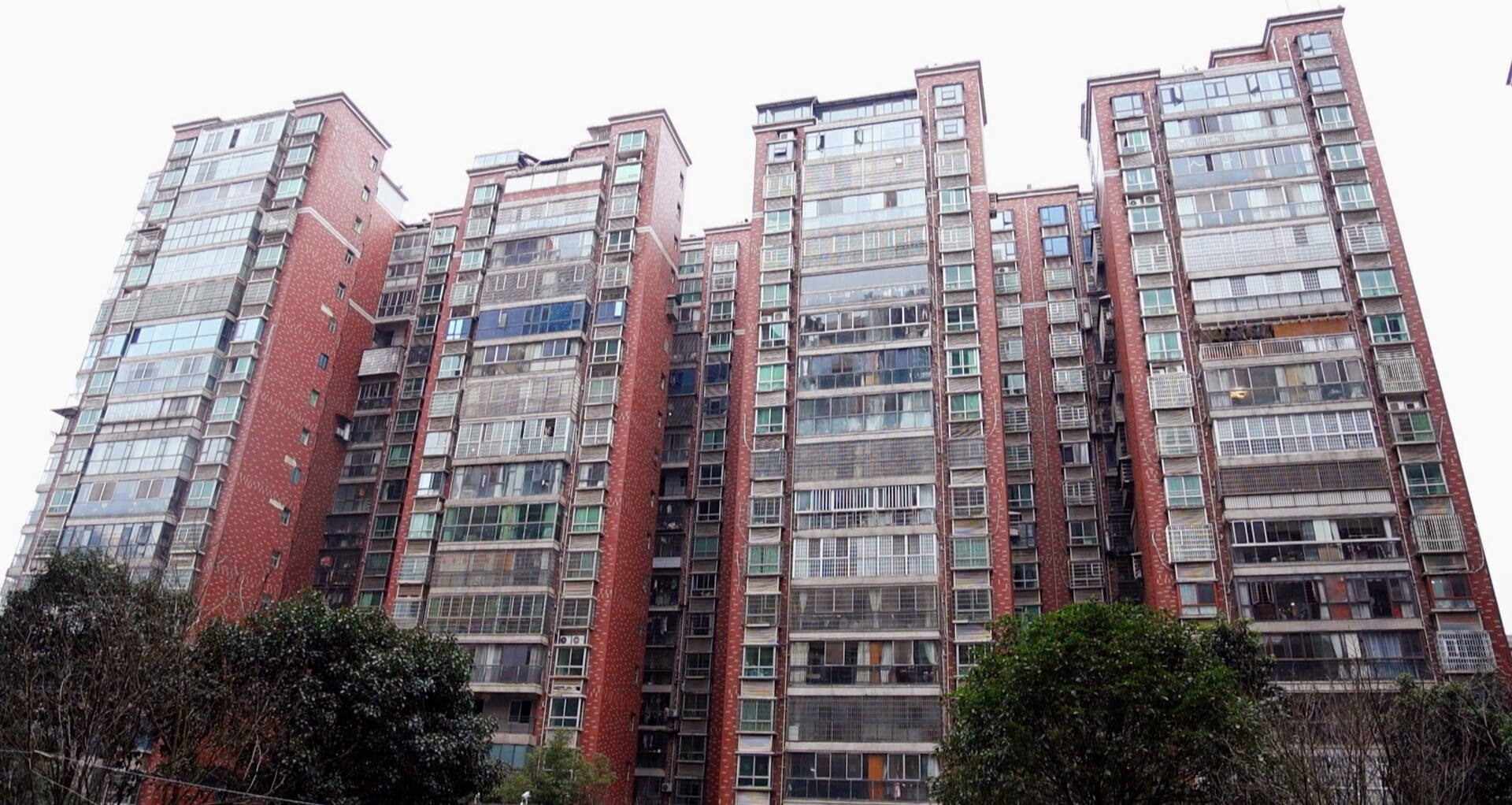 山水名城小区：以督查促整改  打响“消防通道保卫战”