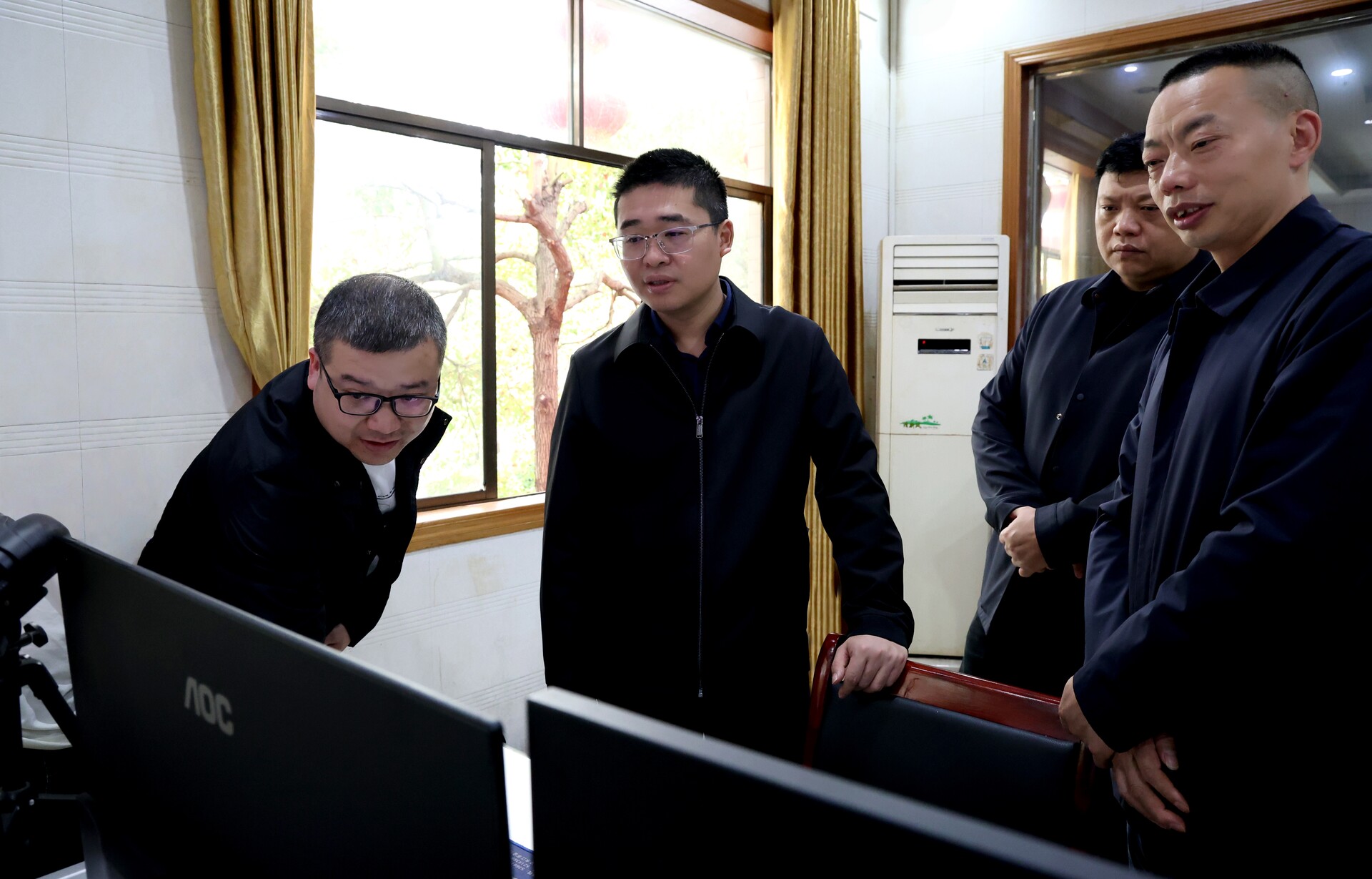 唐正率队调研安全生产工作