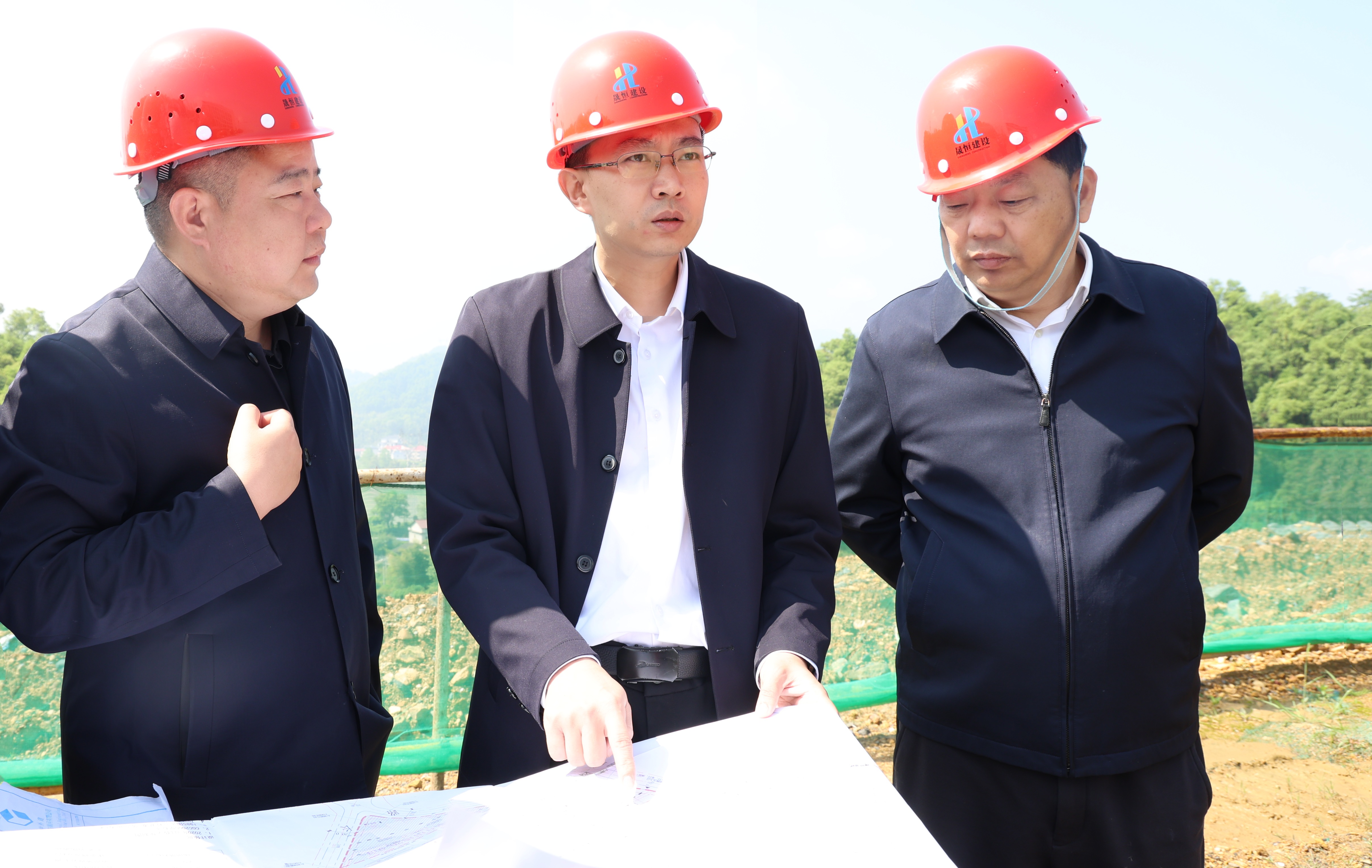 罗建湘主持召开市一中新校区建设工作领导小组会议