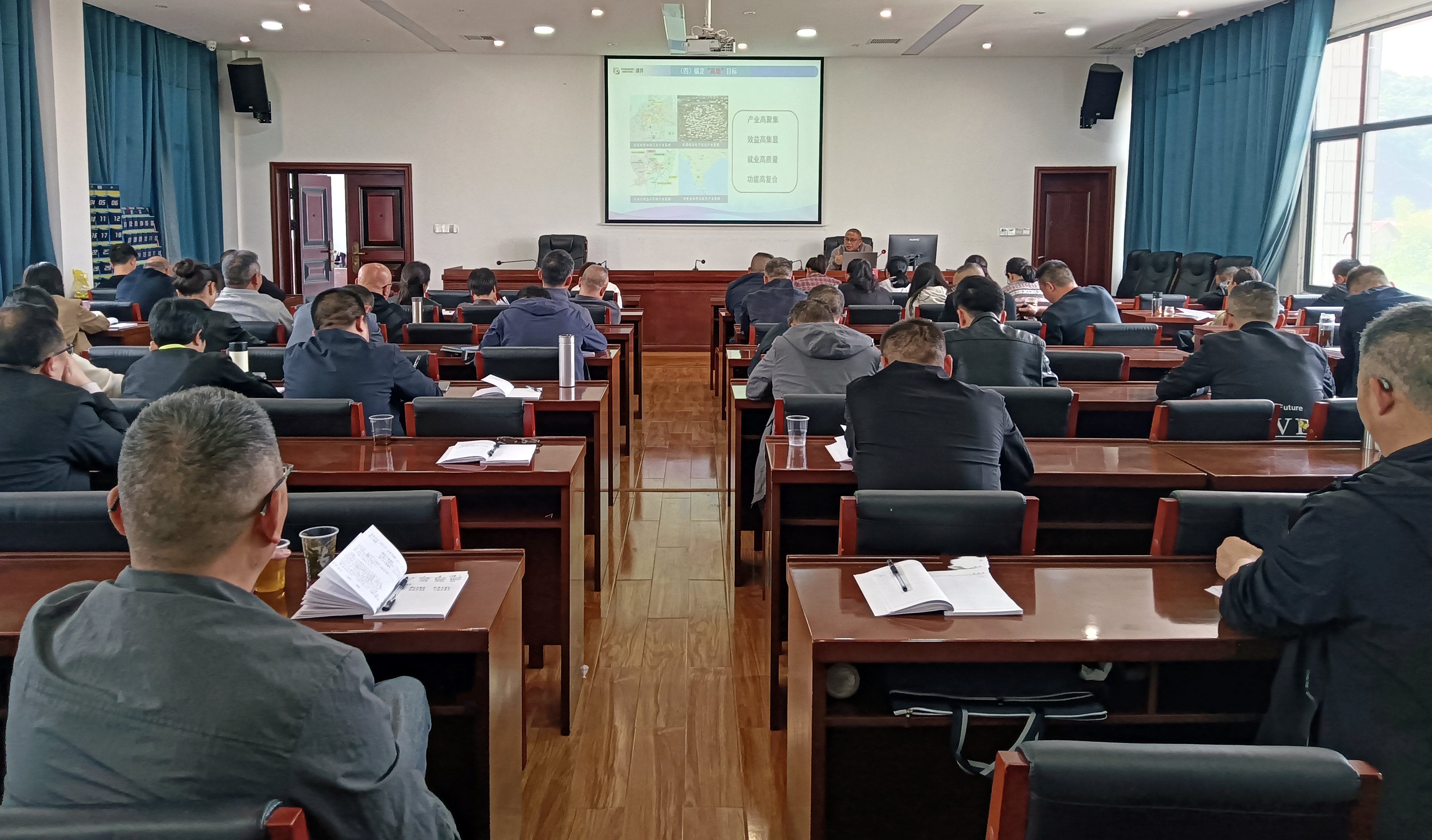 冷水江市委党校：凝心铸魂强根基 踔厉奋发谱新篇