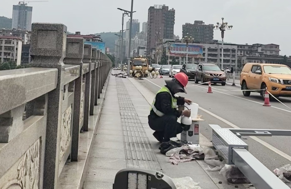 冷水江城管：借力国债资金 推进照明设施升级