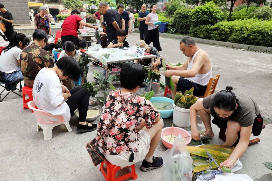 我们的节日·端午丨粽香满溢山水间 邻里共聚端午情