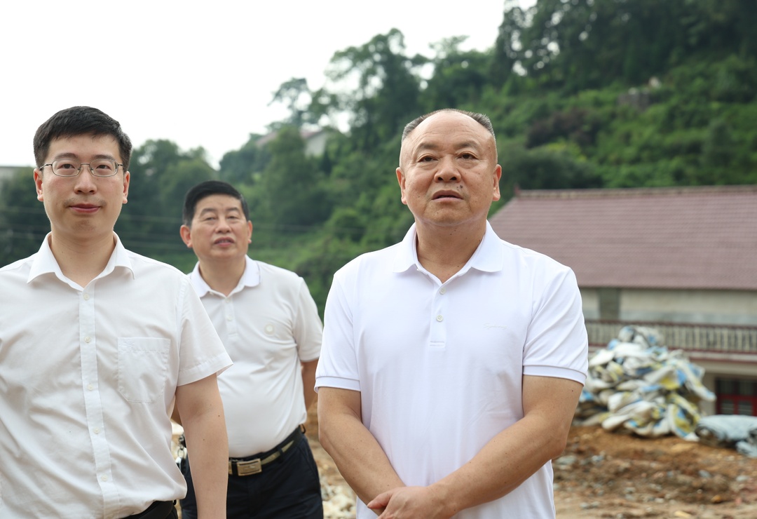 政协之窗 | 阳卫龙到三尖镇督查防汛工作并巡林