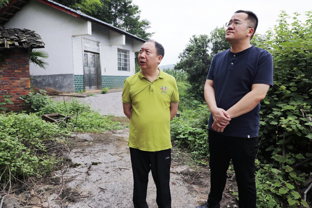 孙纬辉督导地质灾害、房屋安全等工作并巡林