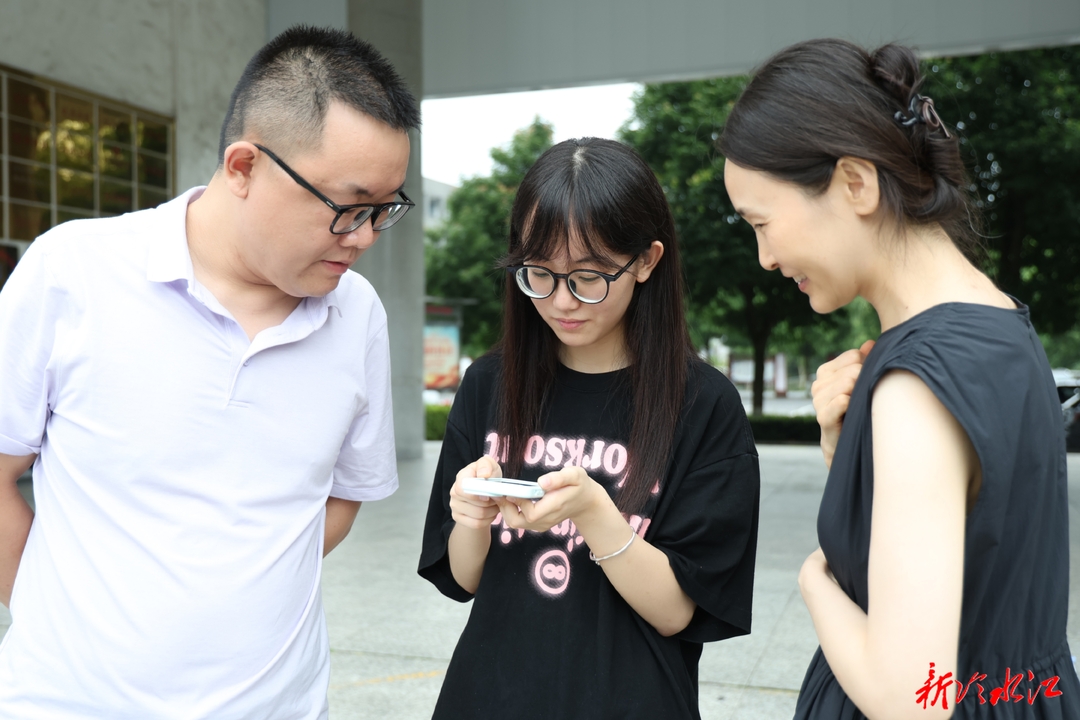 2026高考成绩出炉 冷水江工业中专学子职教高考斩获佳绩