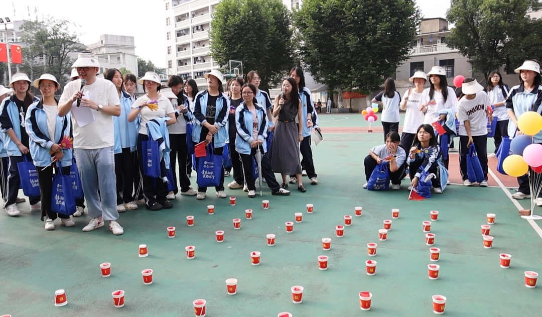 冷水江：医保政策“活”起来 校园掀起“宣传热”